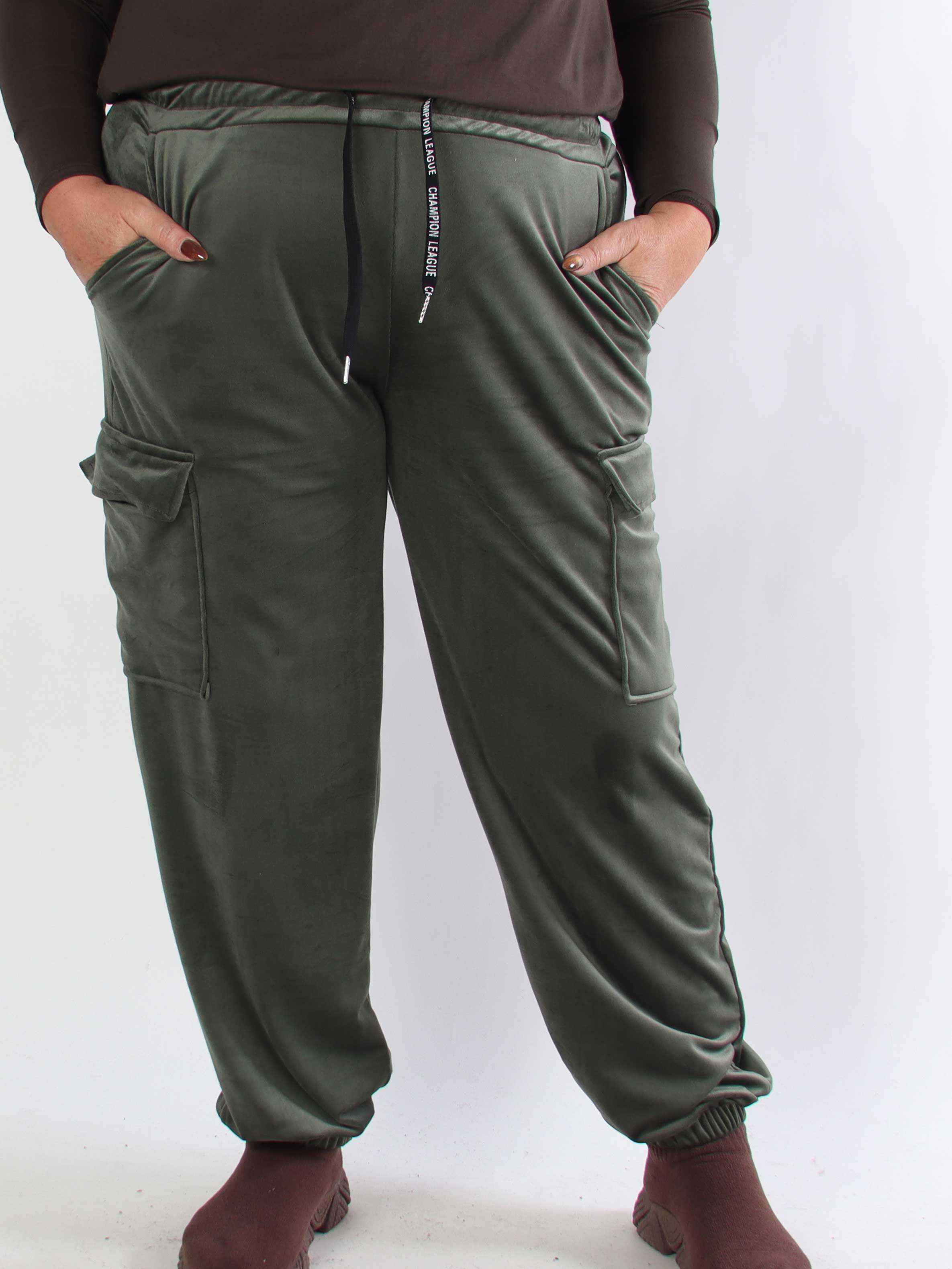 Pippa - Bløde plus size cargobukser i velour